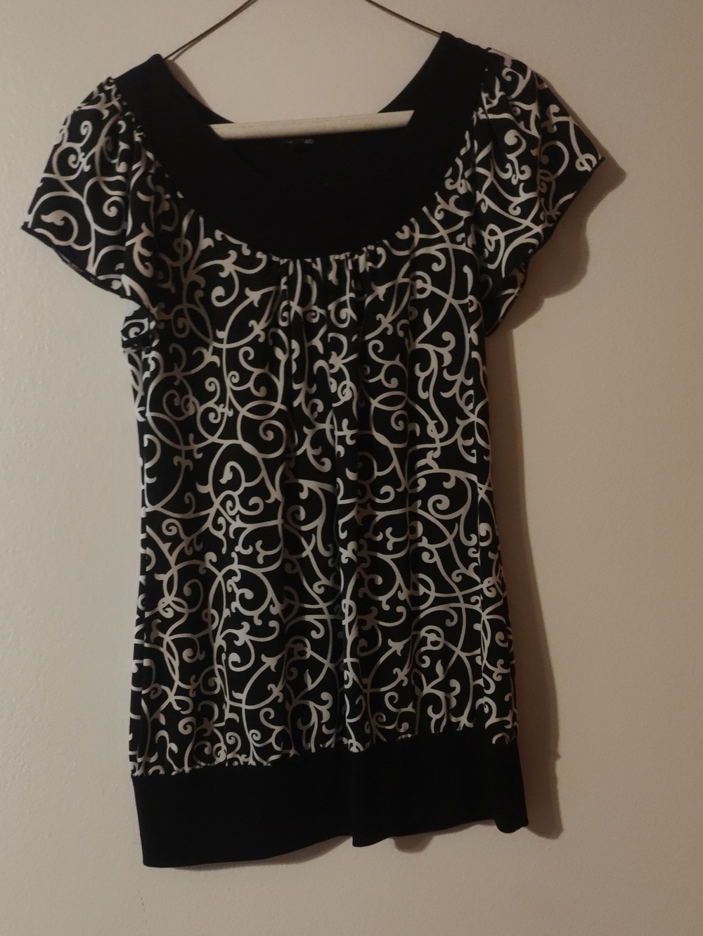 Maurices Black and White Scroll-Print Short Sleeve Top